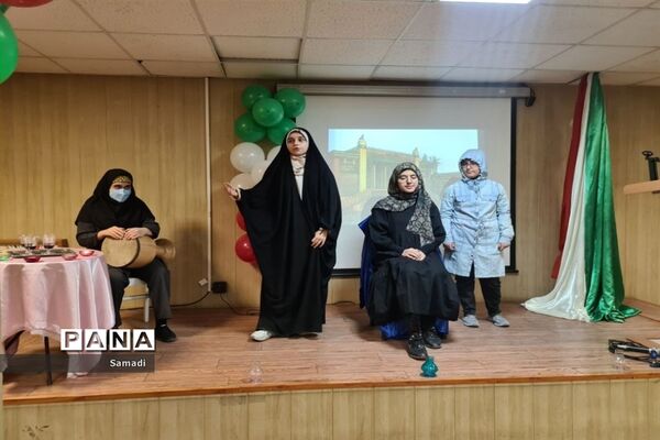 جشن چهل و چهارمین سالگرد پیروزی انقلاب در دبیرستان فرهنگ دختران منطقه ۱۳