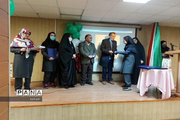 جشن چهل و چهارمین سالگرد پیروزی انقلاب در دبیرستان فرهنگ دختران منطقه ۱۳