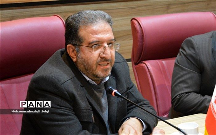 تجهیز مدارس باید برای همه یکسان و مستمر باشد