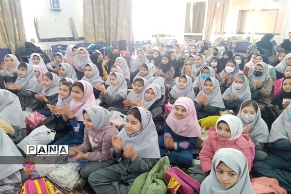 جشن انقلاب در مدارس شهرستان کاشمر