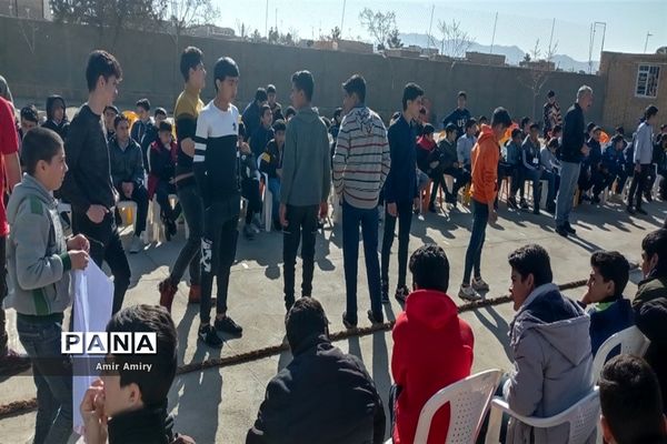 برگزاری جشن انقلاب در دبیرستان شهید باقری کاشمر