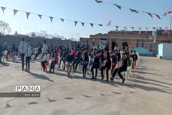 برگزاری جشن انقلاب در دبیرستان شهید باقری کاشمر