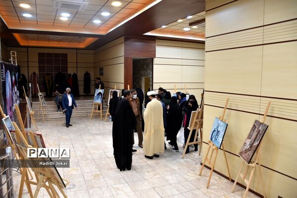 نمایشگاه  دختران فاطمی رهروان زینبی در بوشهر
