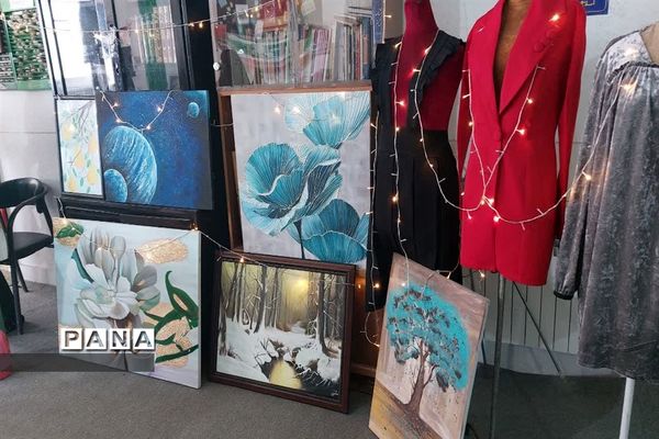 افتتاح نمایشگاه مدرسه انقلاب در مدارس ابرکوه