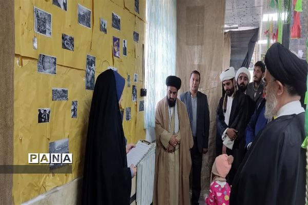 افتتاح نمایشگاه مدرسه انقلاب در مدارس ابرکوه