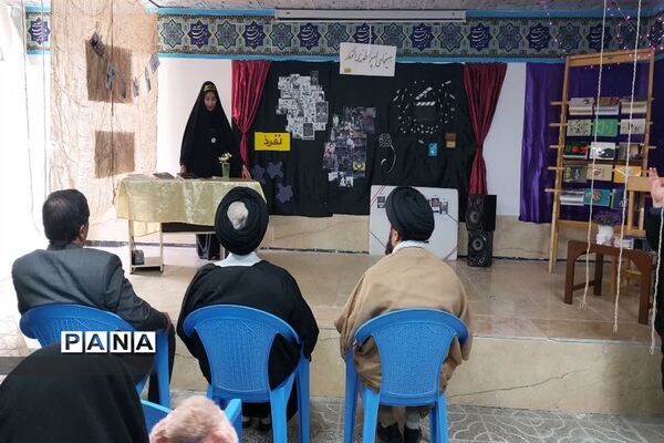 افتتاح نمایشگاه مدرسه انقلاب در مدارس ابرکوه