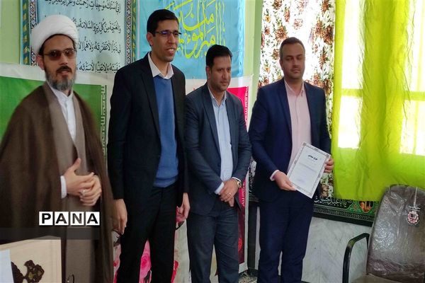 جشن پیروزی انقلاب اسلامی در مدارس کارون