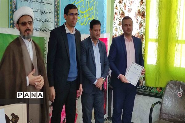 جشن پیروزی انقلاب اسلامی در مدارس کارون