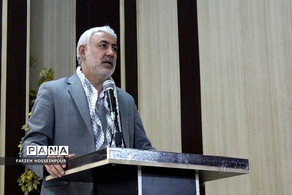 برگزاری مراسم اعزام و بدرقه دانش‌آموزان بهارستانی به اردوی راهیان نور