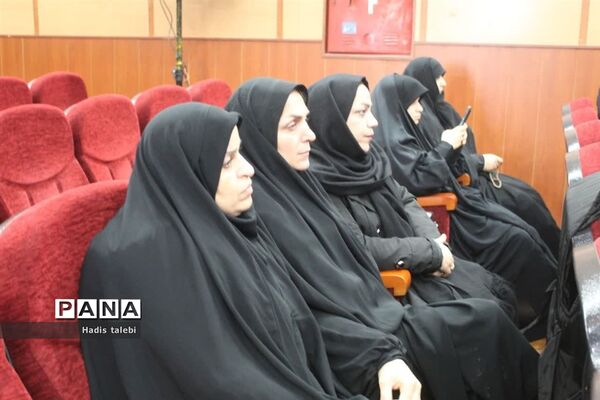 آیین رونمایی از کتاب دوما برگرفته از زندگی مادر سه شهید