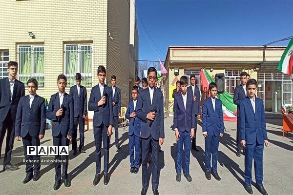برگزاری جشن انقلاب در مدارس آباده