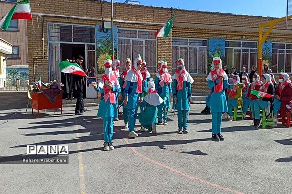 برگزاری جشن انقلاب در مدارس آباده