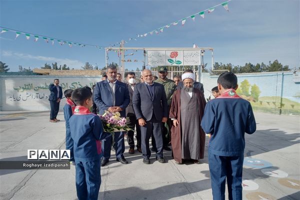 افتتاح زمین چمن مدرسه قرآنی شهید محمدمنتظر قائم شهرستان خاتم