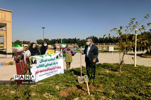 کاشت ۱۱ نهال به یاد شهدای انقلاب شهرستان بهبهان