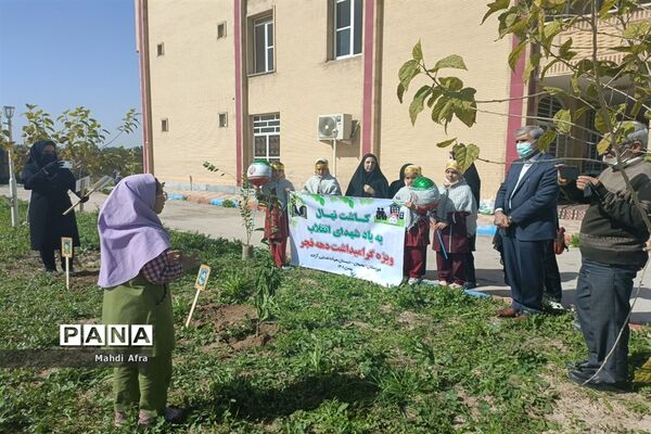 کاشت ۱۱ نهال به یاد شهدای انقلاب شهرستان بهبهان