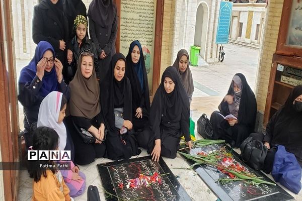 عطر افشانی گلزار شهدا بوشهر