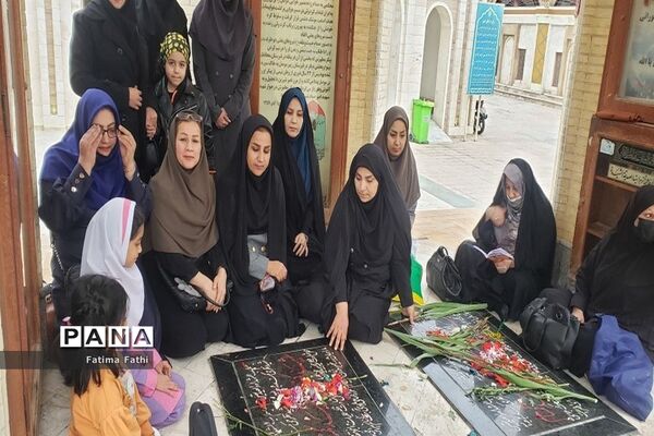 عطر افشانی گلزار شهدا بوشهر