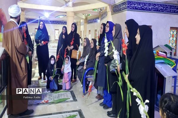 عطر افشانی گلزار شهدا بوشهر