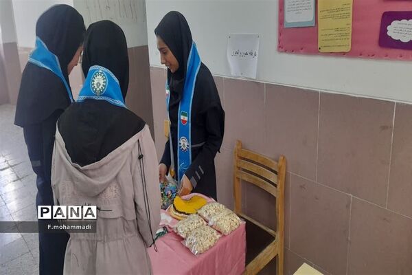برپایی نمایشگاه دست‌سازه‌ها در مروست