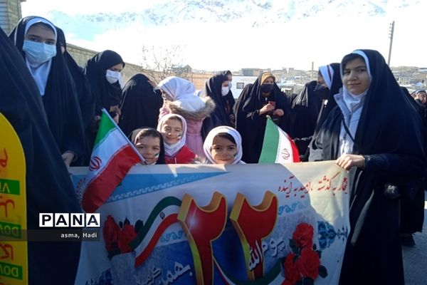 حضور مردم شهرستان بن در راهپیمایی ۲۲بهمن