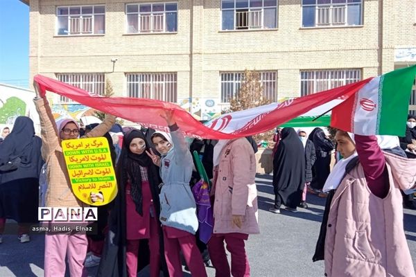 حضور مردم شهرستان بن در راهپیمایی ۲۲بهمن