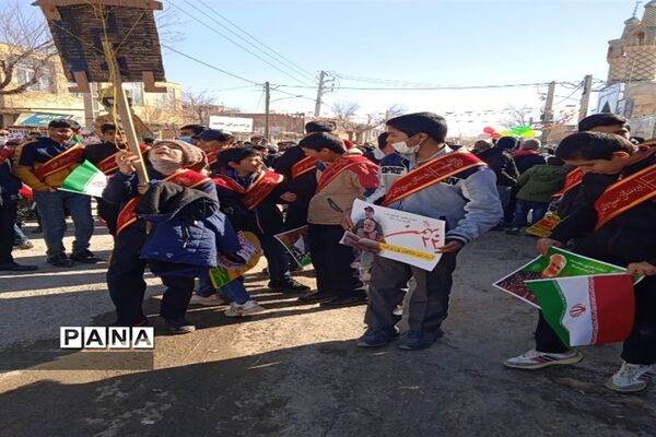 حضور مردم شهرستان بن در راهپیمایی ۲۲بهمن