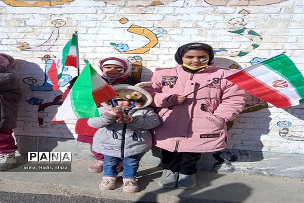 حضور مردم شهرستان بن در راهپیمایی ۲۲بهمن