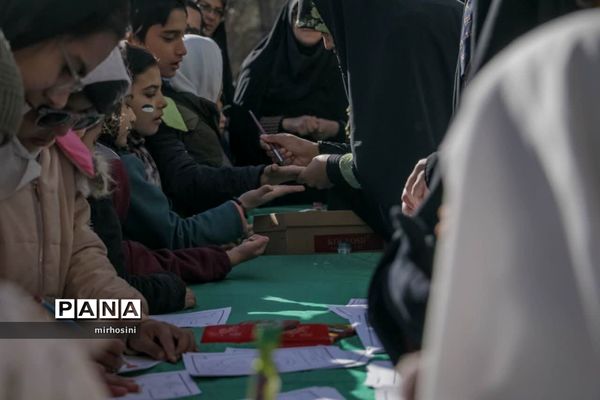 راهپیمایی با شکوه یوم الله ۲۲ بهمن در شهرستان ابرکوه