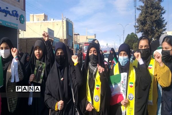 حضور پرشور دانش‌‎آموزان پیشتاز طارمی در راهپیمایی ۲۲ بهمن