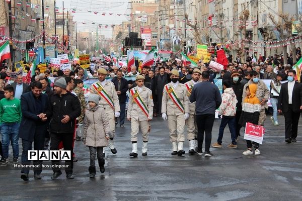 حضور پرشور مردم بهارستانی در راهپیمایی ۲۲ بهمن
