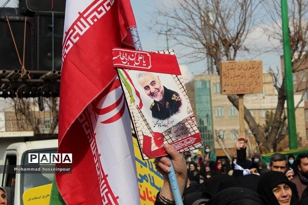 حضور پرشور مردم بهارستانی در راهپیمایی ۲۲ بهمن