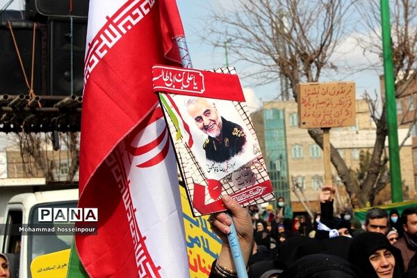 حضور پرشور مردم بهارستانی در راهپیمایی ۲۲ بهمن