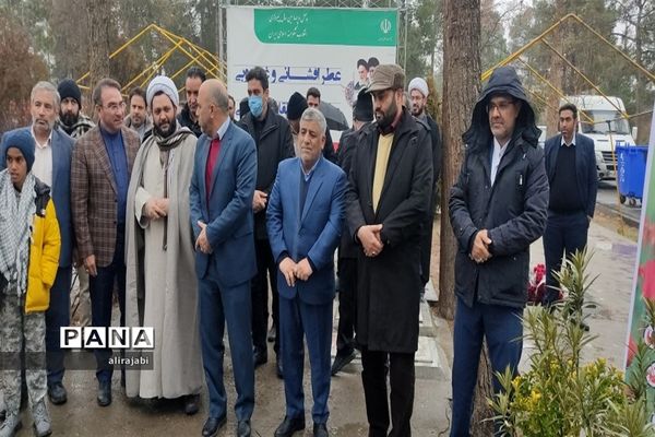 گلباران و غبارروبی مزارشهید اندرزگو و دیگر شهدای انقلاب