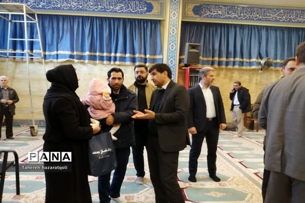 برگزاری میز خدمت در مصلی نمازجمعه صفادشت