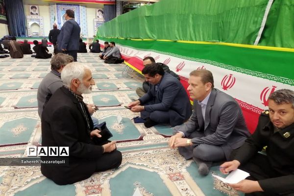 برگزاری میز خدمت در مصلی نمازجمعه صفادشت