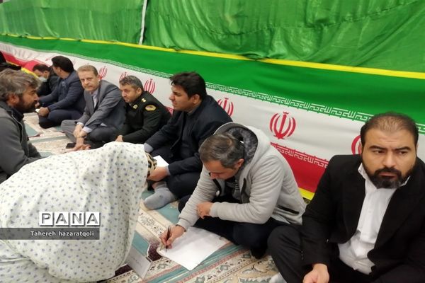 برگزاری میز خدمت در مصلی نمازجمعه صفادشت