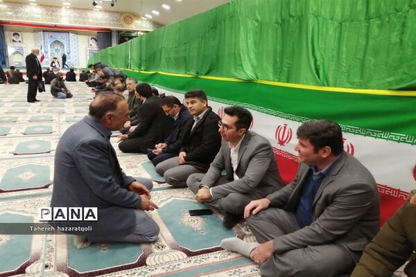 برگزاری میز خدمت در مصلی نمازجمعه صفادشت