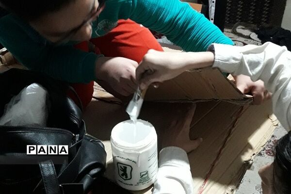 ماکت سازی از وسیله‌های دور ریختنی برای افراد دور ریختنی