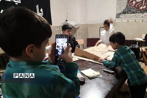 ماکت سازی از وسیله‌های دور ریختنی برای افراد دور ریختنی