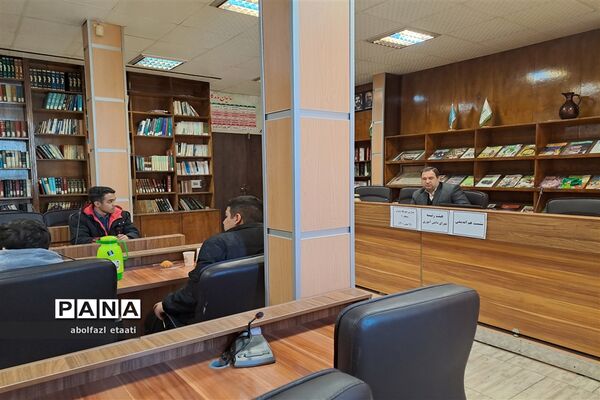 نشست هم‌اندیشی منتخبین  شورای دانش‌آموزی مدارس منطقه ۱۰