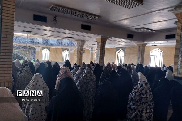 ارائه خدمات به نمازگزاران در نمازجمعه ملارد