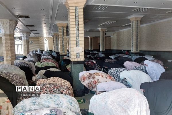 ارائه خدمات به نمازگزاران در نمازجمعه ملارد