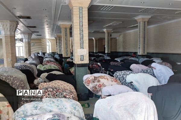 ارائه خدمات به نمازگزاران در نمازجمعه ملارد