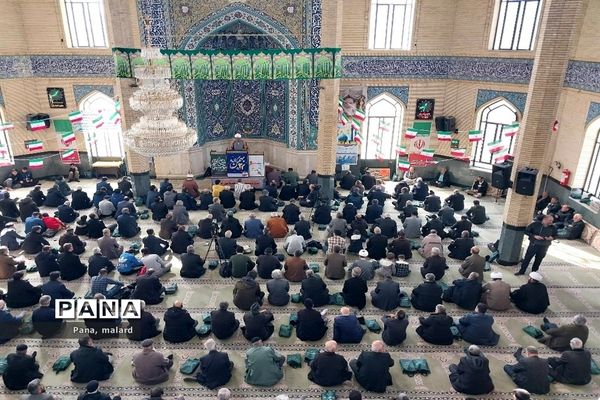 ارائه خدمات به نمازگزاران در نمازجمعه ملارد