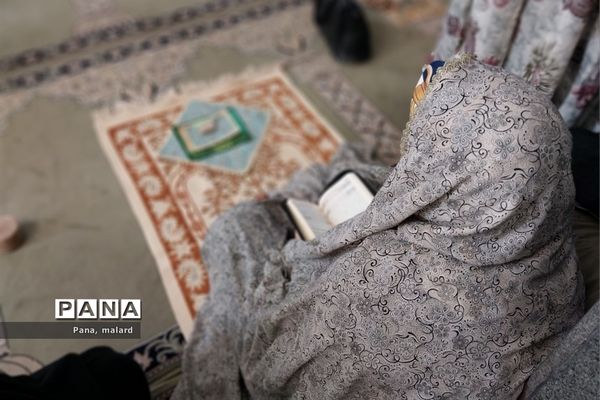 ارائه خدمات به نمازگزاران در نمازجمعه ملارد