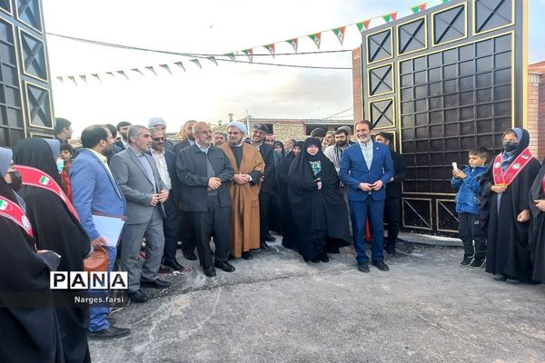 افتتاح دو مدرسه همزمان با دهه فجر در جعفرآباد قم-1