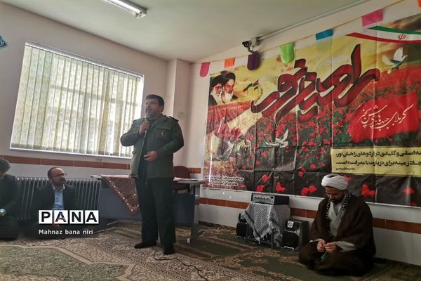 اعزام ۷۰ دانش‌آموز منطقه نیر به یادمان‌ عملیات‌های دفاع مقدس