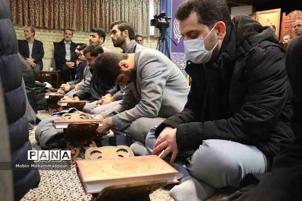 نشست رسالت جامعه قرآنی در عرصه جهاد تبیین