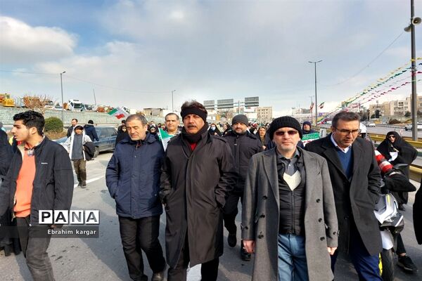 حضور باشکوه در راهپیمایی ۲۲ بهمن در تهران