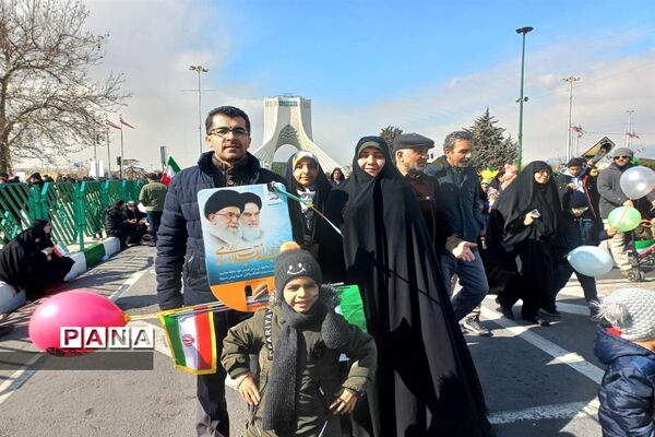 حضور باشکوه در راهپیمایی ۲۲ بهمن در تهران